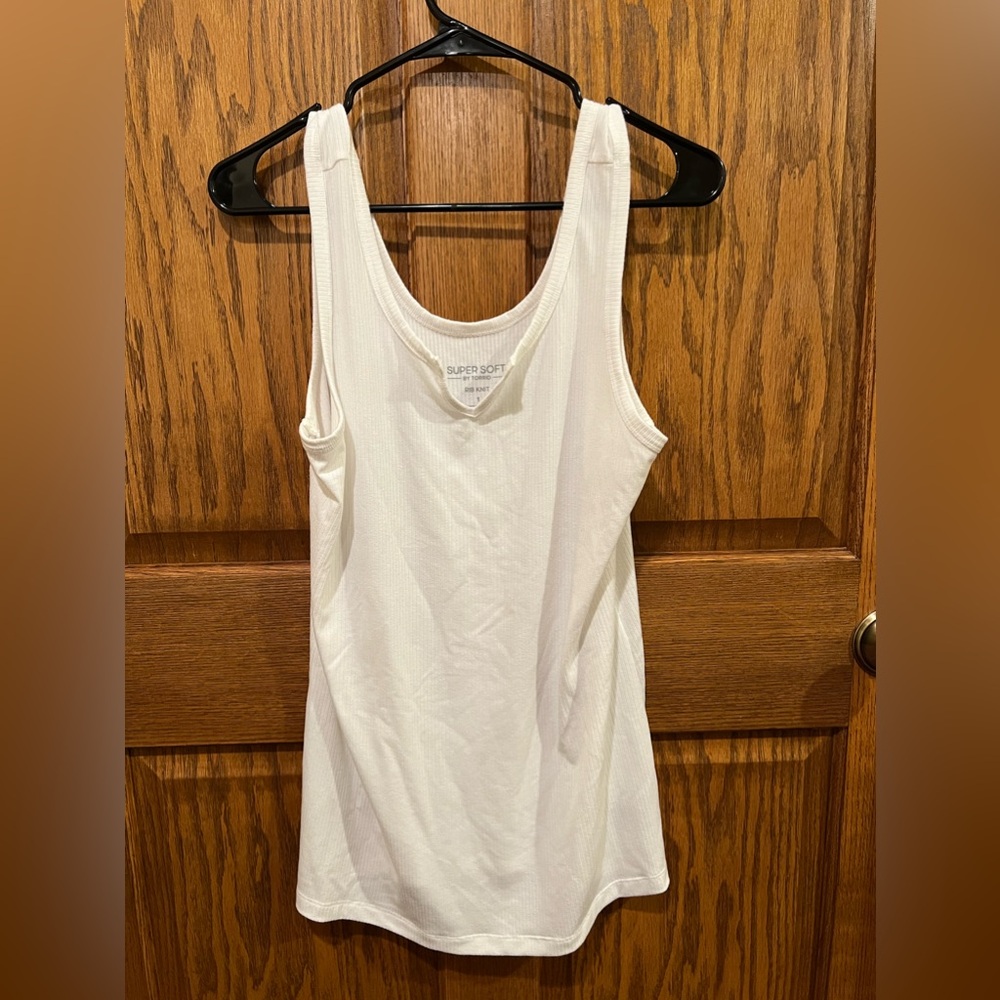 Torrid Fitted Super Soft Rib Notch Neck Tank
